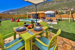 Villa Black Rose