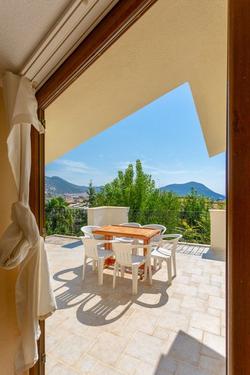 Limyros Ortak Havuzlu Villa
