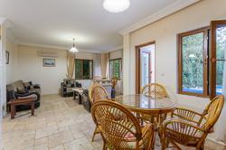 Limyros Ortak Havuzlu Villa