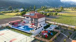 Villa Cosmopolitan