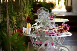 Nun By Laren Hotels
