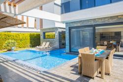 Swan 1 Villa