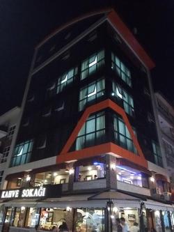 Esgüven Suit