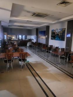 Lal Hotel