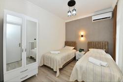 Center Suite 11