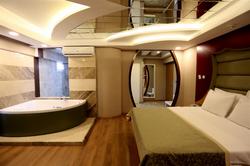 Life Corner Hotel