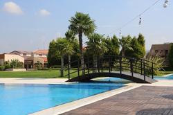 Konvoy Hotel & The Country Club