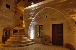 Mystic Cave House Hotel