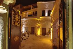 Mystic Cave House Hotel
