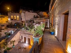 Elegance Cave Suites