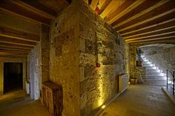 Zeus Cave Suites