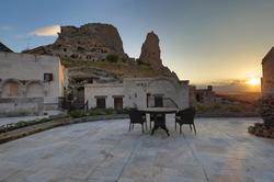 Romance Cave Suites
