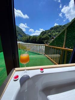 River Side Bungalov