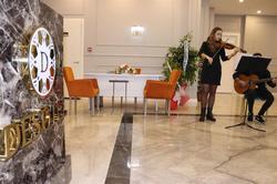 Des Otel