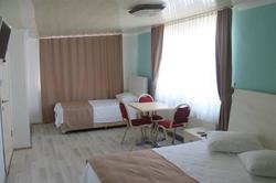 Kırmızı Otel