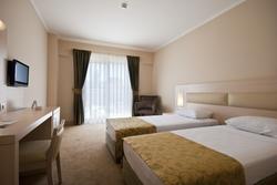 MG White Lilyum Hotel