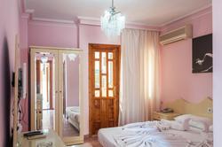 La Nova Hotel