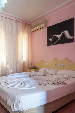 La Nova Hotel