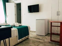 Tenes Otel