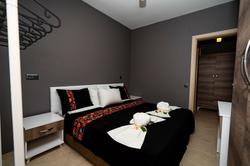 Esquire Hotel & Lounge