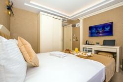 The Lea Hotel & Beach