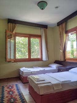 Pinea Hotel
