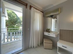 Hanedan Foca Flora Villas