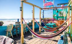 Ith Beach Bungalow Surf Hostel