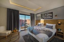 Stars Hotel