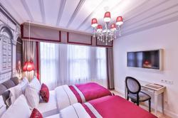 9 Doors Hotel