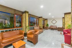 Side Resort Annex