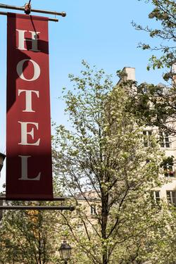 Hotel de Neuve by HappyCulture