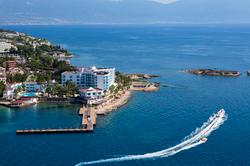 Le Bleu Hotel & Resort