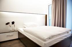 Hotel Q!