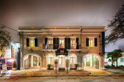 Maison St Charles Hotel and Suites