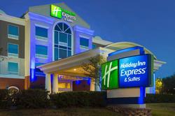 Holiday Inn Express Hotel & Suites Tampa-Fairgroun