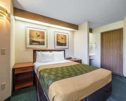 Econo Lodge North Academy