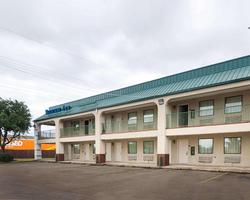 Rodeway Inn & Suites Hwy 290 NW