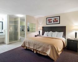 Econo Lodge Inn & Suites West - Energy Corridor
