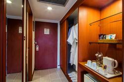 Bangkok Palace Hotel (SHA Extra Plus)