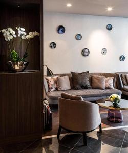 Le Parisis Hotel