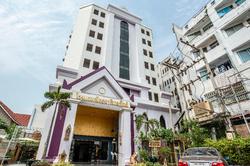 Ayothaya Riverside Hotel