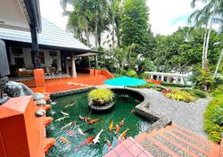 Mom Tri's Villa Royale
