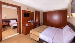 Julian Club Hotel