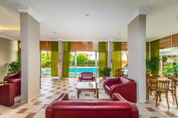 The S Aparts & Suites Hotel