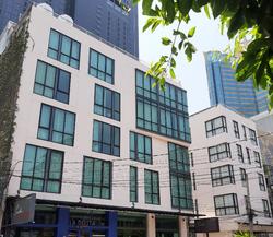 Sacha's Hotel Uno