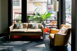 Sacha's Hotel Uno
