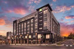 Holiday Inn Express & Suites Nashville West End Un