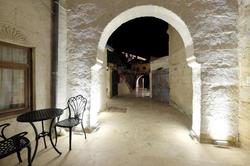 Arkeles Suites