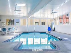 Econo Lodge Inn And Suites